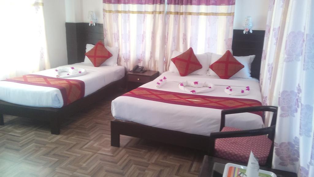 Hotel Center Lake Pokhara Exterior foto