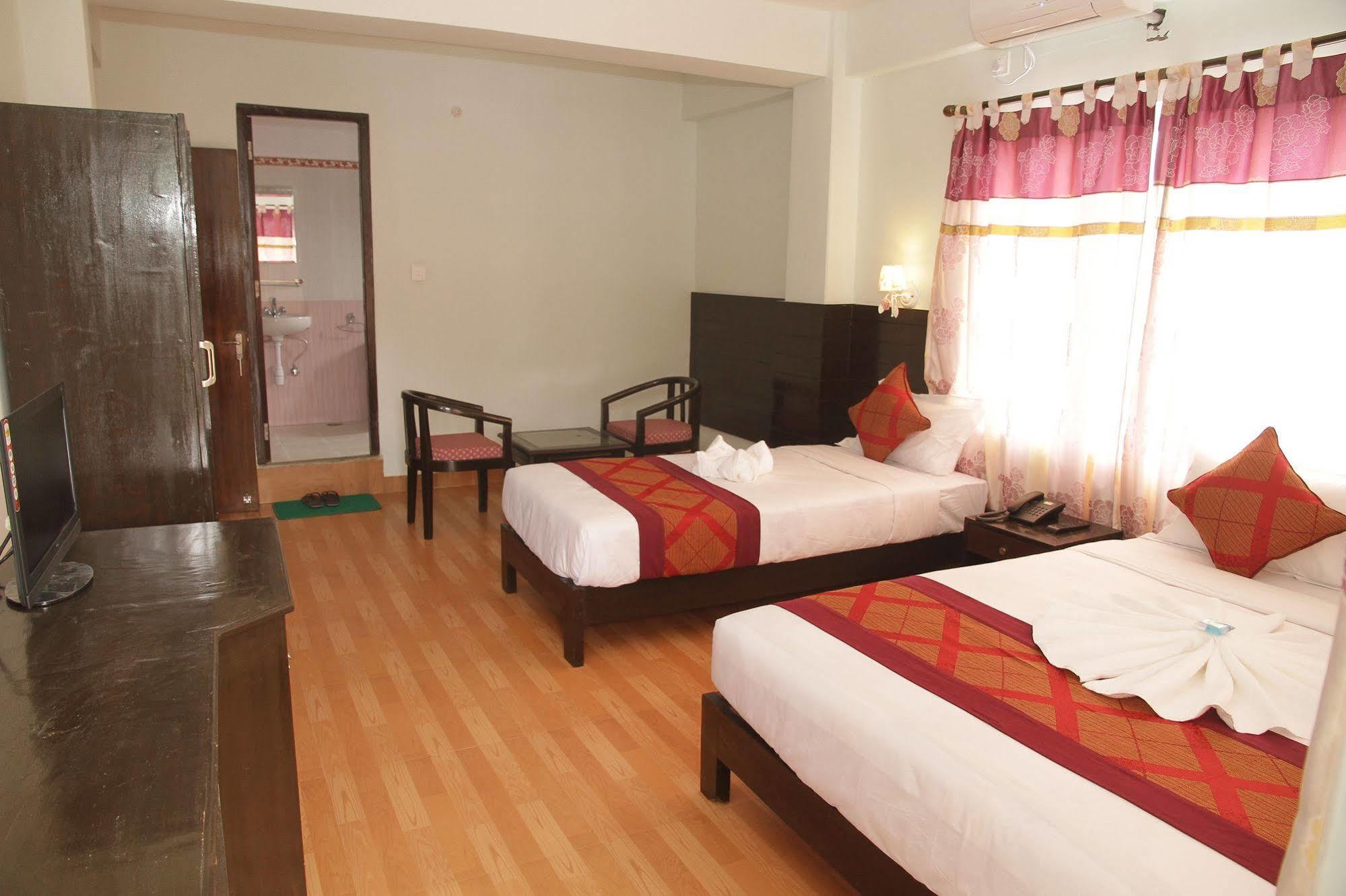 Hotel Center Lake Pokhara Exterior foto